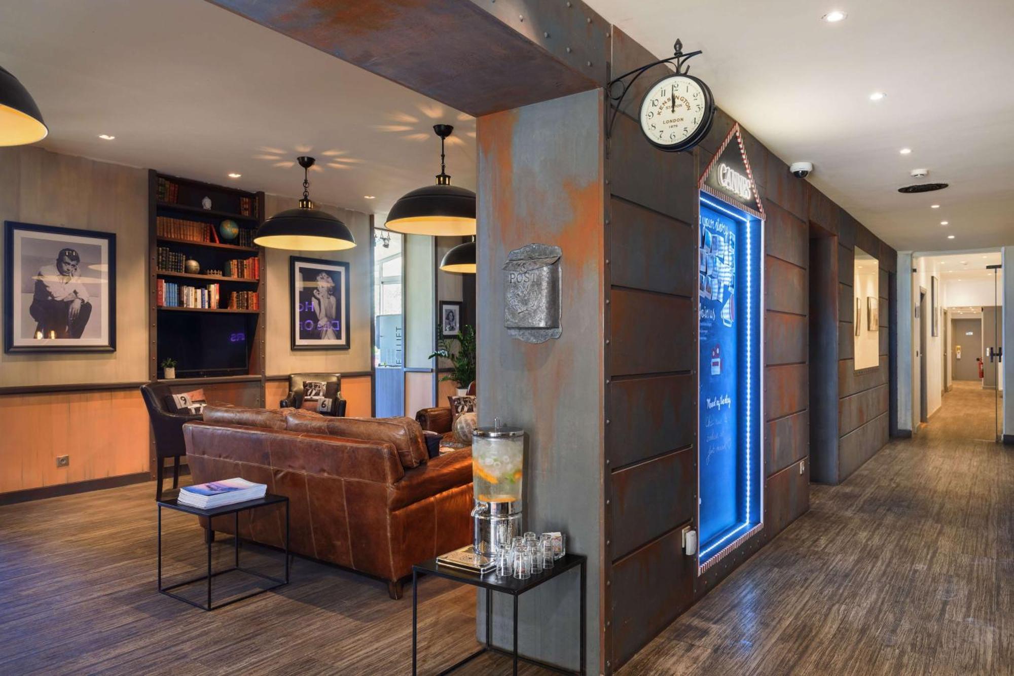 Hotel The Originals Boutique, Des Orangers,